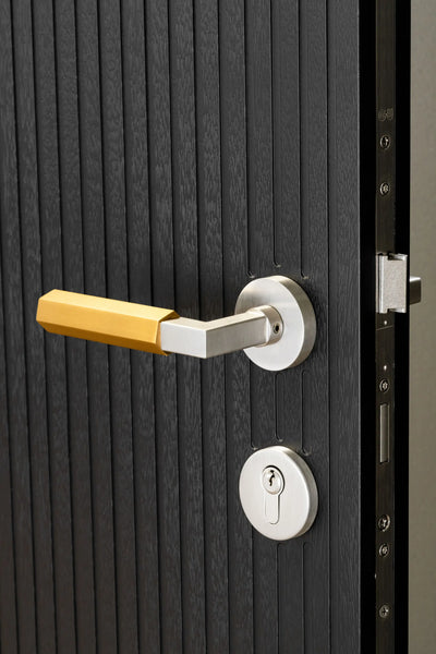 Satin Nickel / Brushed Brass